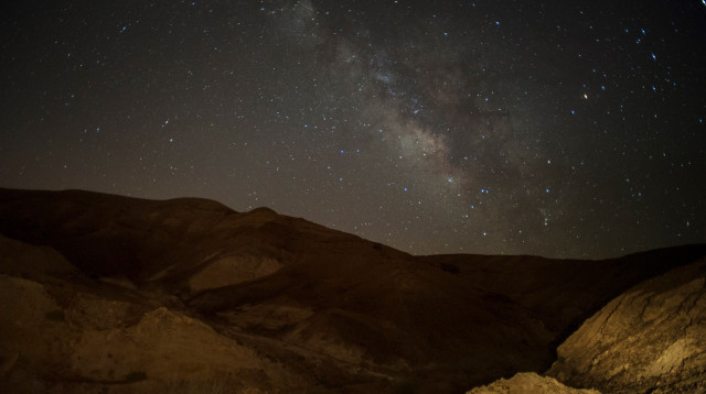 מטר מטאורים במכתש הקטן (צילום: משכית גולן)