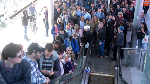 עומס ברכבת ישראל (צילום: אבשלום ששוני)