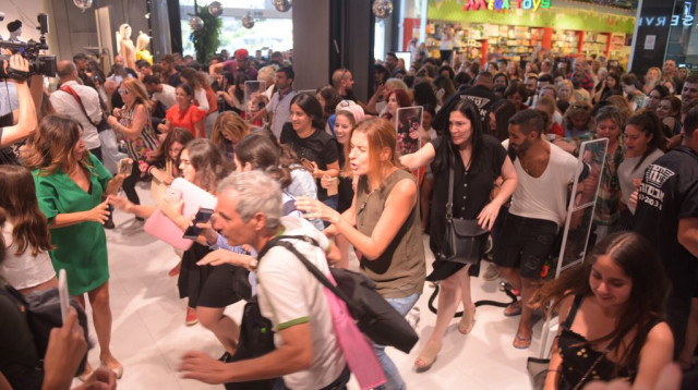 שיגעון קניות בקניון איילון (צילום: אבשלום ששוני)