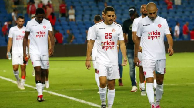 עומר דמארי ואמיר עגייב מאוכזבים (צילום: אודי ציטיאט)