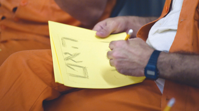 המחלקה לטיפול באסירי תנועה בכלא צלמון (צילום: מאיר וקנין)