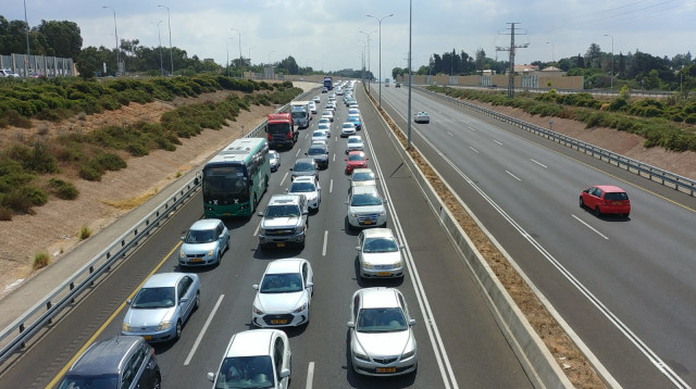 פקק תנועה (צילום: אבשלום ששוני)