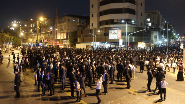 מחאת החרדים בבני ברק (צילום: ניר קידר)