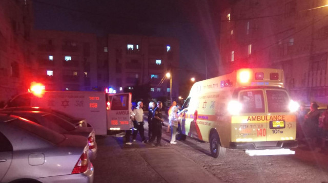 קטטה בקרית ים  (צילום: גל סטבסקי תיעוד מבצעי מד"א)