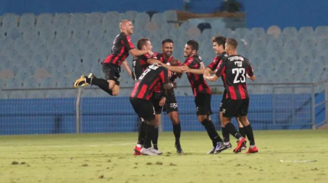 שחקני הפועל קטמון חוגגים (צילום: עדי אבישי)