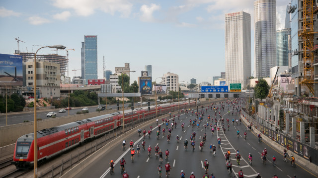סובב תל אביב באופניים (צילום: מרים אלסטר, פלאש 90)