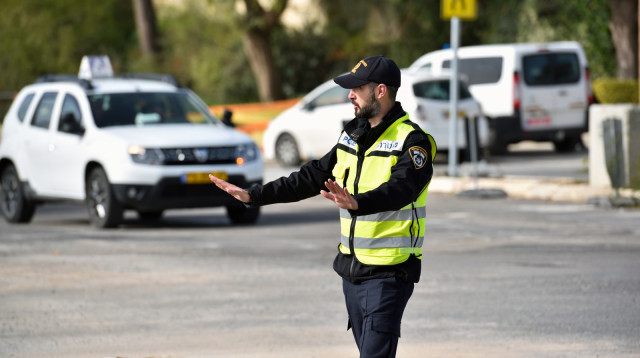 שוטר, אילוסטרציה (צילום: דוברות המשטרה)