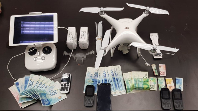 ניסיון הברחת טלפון סלולרים לכלא נפחא-רמון (צילום: דוברות שב"ס)