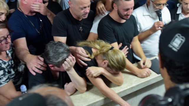 הלוויה של קים יחזקאל לבנגרונד (צילום: אבשלום ששוני)