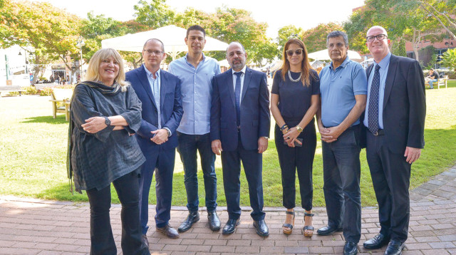 בתמונה : מימין לשמאל ; אבי בלשניקוב - יו״ר המיכללה, ח״כ פרופ׳ יוסי יונה, ח״כ מירב בן ארי, יו״ר ועדת  (צילום: עידן גרוס)