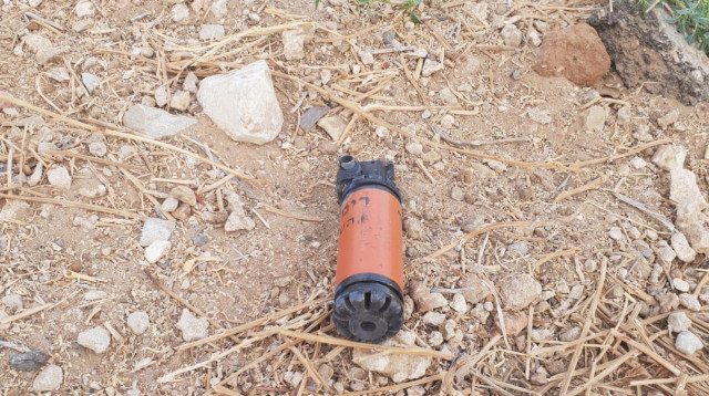 רימון ההלם שהתפוצץ בכלא איילון (צילום: דוברות משטרת ישראל)