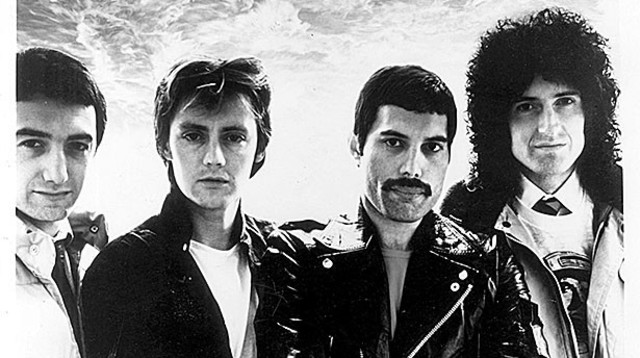 פרדי מרקורי עם להקת קווין (צילום: רויטרס)