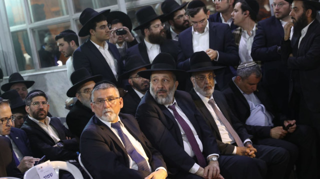 הלווייתו של השר דוד אזולאי (צילום: יונתן זינדל, פלאש 90)