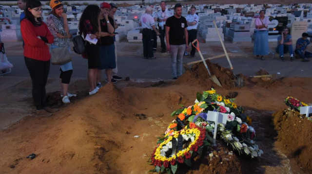 לווית משפחת עטר (צילום: אבשלום ששוני)