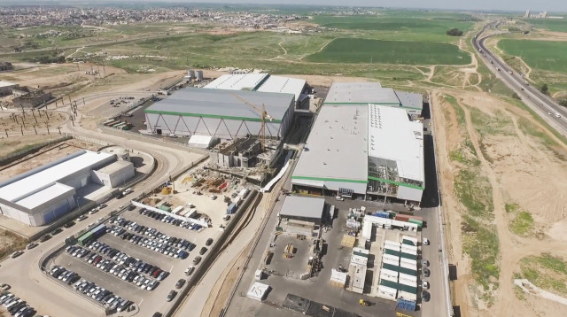 מפעל סודה סטרים בנגב (צילום: מסך)