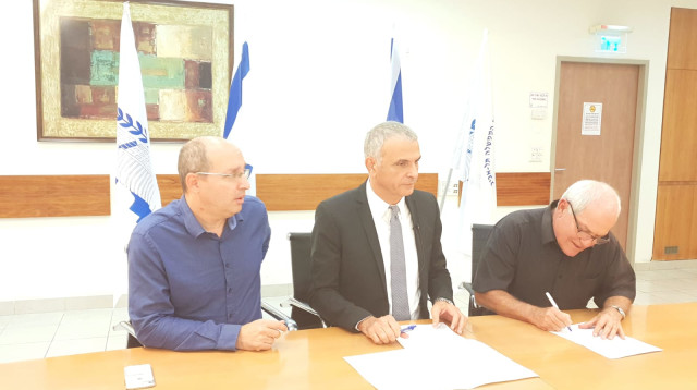 חיים כץ, משה כחלון ואבי ניסנקורן (צילום: משרד העבודה והרווחה)