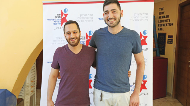 נועד מימין ועירד משמאל (צילום: יעקב נחומי)