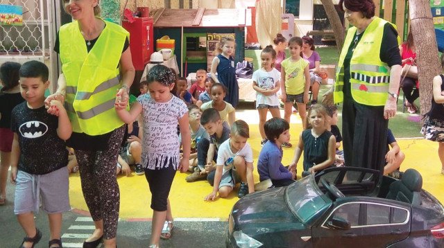 חינוך לבטיחות בדרכים (צילום: עמותת אור ירוק)