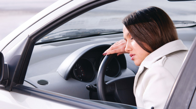 נרדמת על ההגה. עדיין לא נמצא פתרון טכנולוגי (צילום: אינג אימג')