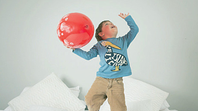 משחק בלונים (צילום: Getty images)