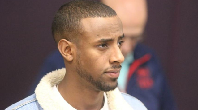 יצחק אספה בבית המשפט (צילום: אבשלום ששוני)