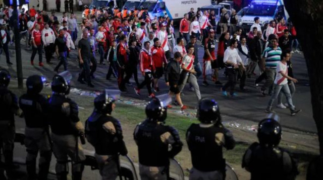 התפרעויות במונומנטל  (צילום: AFP)
