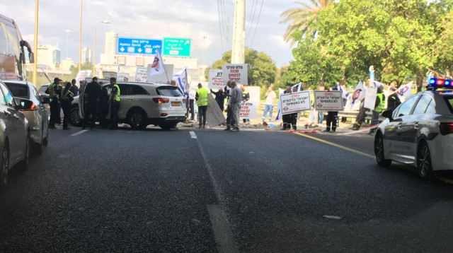 מחאת עובדי המלט (צילום: אסף נחום)