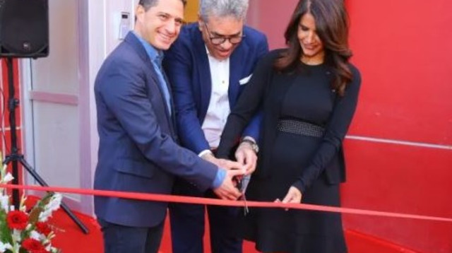 אלונה ברקת חנכה את מתחם האימונים החדש (צילום: האתר הרשמי של הפועל ב"ש)