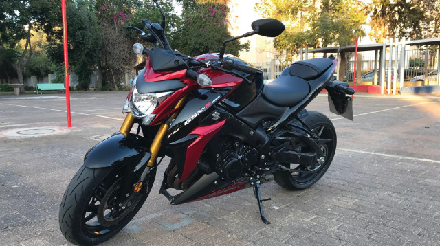 סוזוקי GSXS 1000 (צילום: אלירן מלכי)