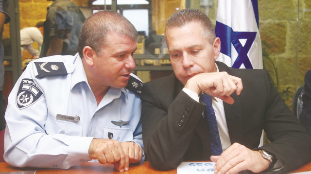 גלעד ארדן, משה אדרי (צילום: מרק ישראל סלם, פלאש 90)