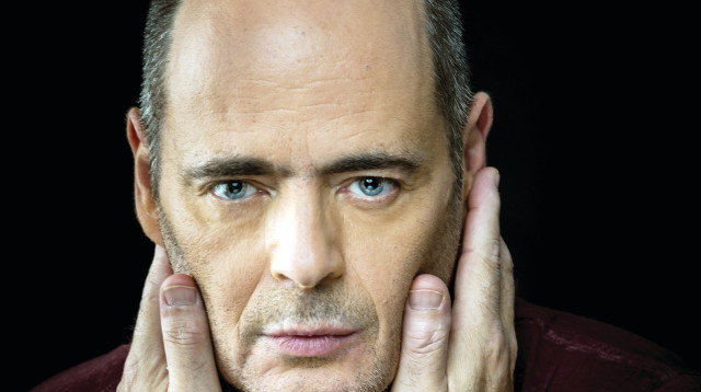 הזמר אדם (צילום: ניקול דה קסטרו, יח"צ)