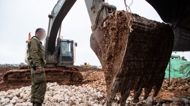 עבודת לוחמי צה"ל במבצע "מגן צפוני" (צילום: דובר צה"ל)