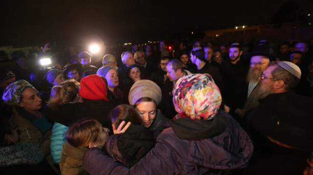 הלוויתו של התינוק מהפיגוע בעפרה (צילום: מרק ישראל סלם)