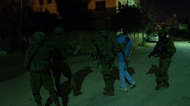 מעצר החשודים במעורבות בפיגוע בעפרה (צילום: דובר צה"ל)