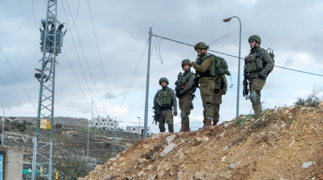 חיילי צה"ל באזור הפיגוע (צילום: דובר צה"ל)