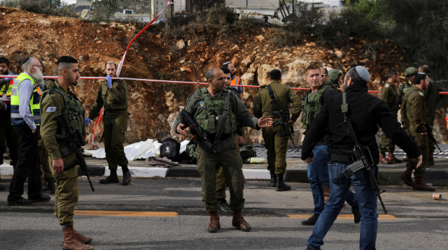 זירת הפיגוע בגבעת אסף (צילום: רויטרס)