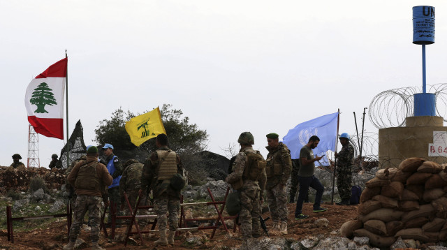 חיילי צבא לבנון וחיילי יוניפ"יל בגבול הצפון (צילום: AFP)
