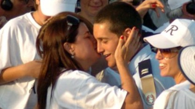 רונה רמון עם בנה אסף בטקס סיום קורס הטיס  (צילום: דודו גריספן, פלאש 90)