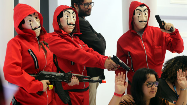 בית הנייר (צילום: רויטרס)