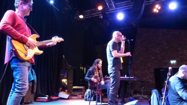 אינפקטד מאשרום בחזרות עם תזמורת המהפכה (צילום: יוני הנשיא)