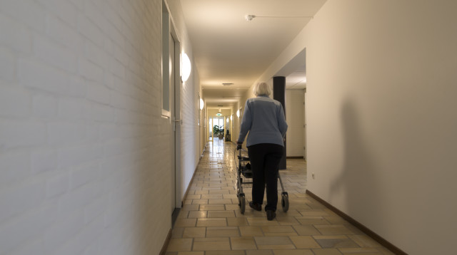 התעללות בקשישות (צילום: אינג אימג')