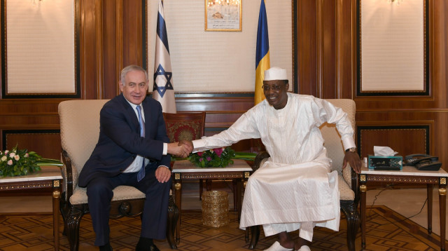 בנימין נתניהו, אידריס דבי (צילום: קובי גדעון, לע"מ)