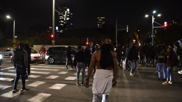 הפגנת יוצאי אתיופיה באבן גבירול, תל אביב (צילום: דוברות המשטרה)