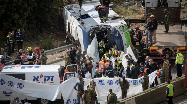 תאונת דרכים בכביש 443 (צילום: נועם רבקין פנטון, פלאש 90)