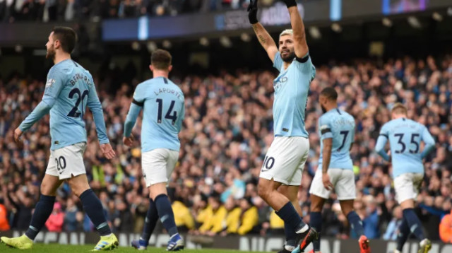 קון אגוארו חוגג (צילום: AFP)