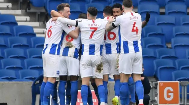 שחקני ברייטון חוגגים (צילום: Getty images)