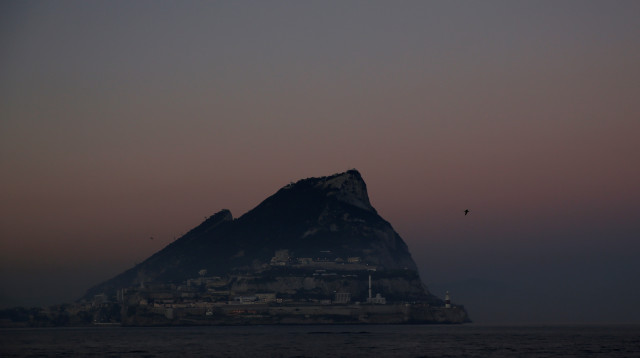 המים ליד הטריטוריה הבריטית גיברלטר (צילום: רויטרס)