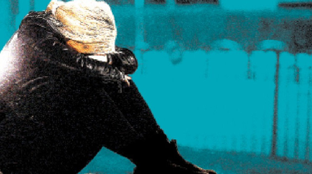 קורבן האונס הקבוצתי בהרצליה (צילום: אריאל בשור)