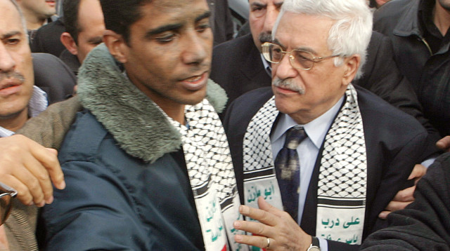 זכריה זביידי ואבו מאזן (צילום: רויטרס)