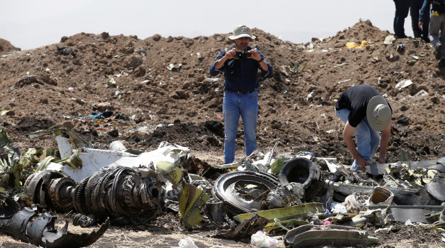 זירת התרסקות המטוס באתיופיה (צילום: רויטרס)